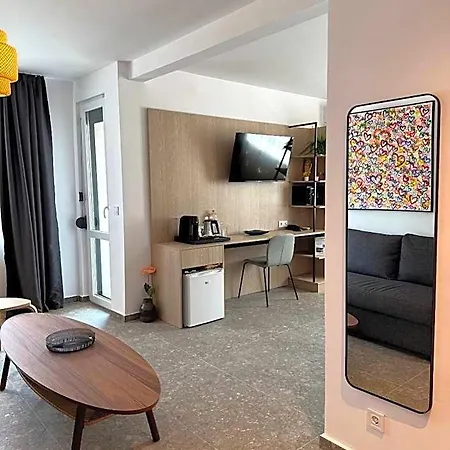Mistral 3* 네세부르