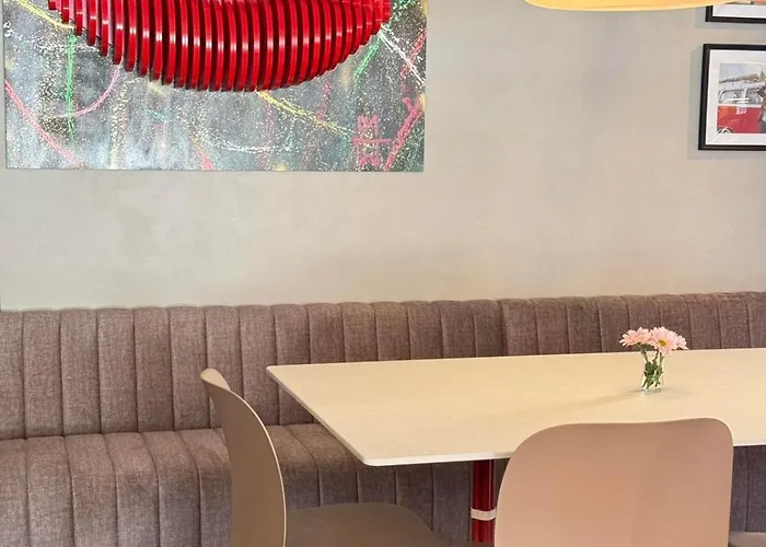 Mistral מלון נסבר